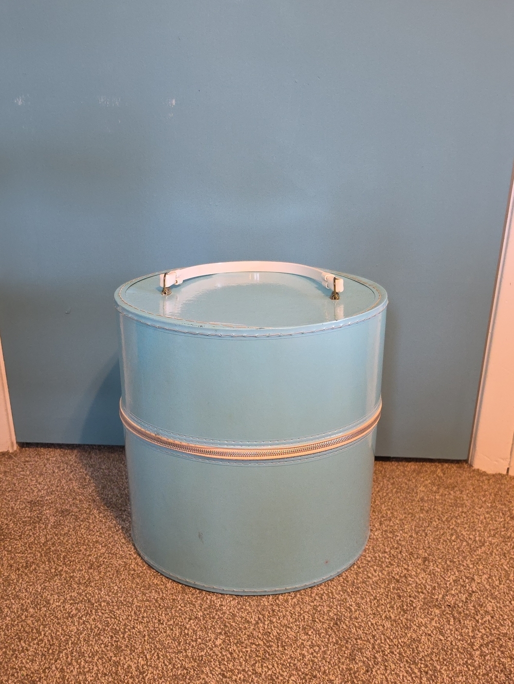 Vintage Light Blue Hat Box Case with Handle